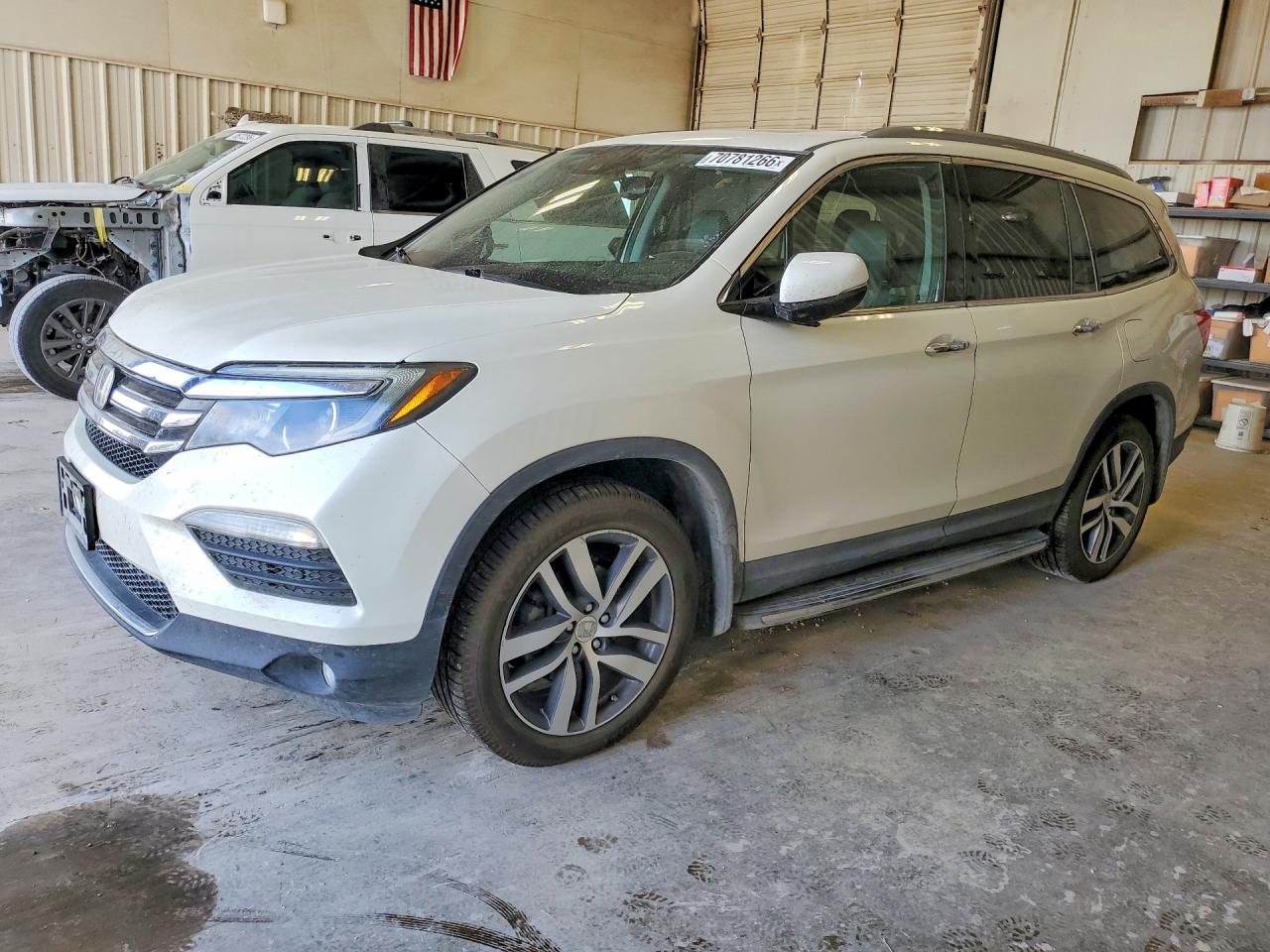 Photo of the 2017 HONDA PILOT TOURING