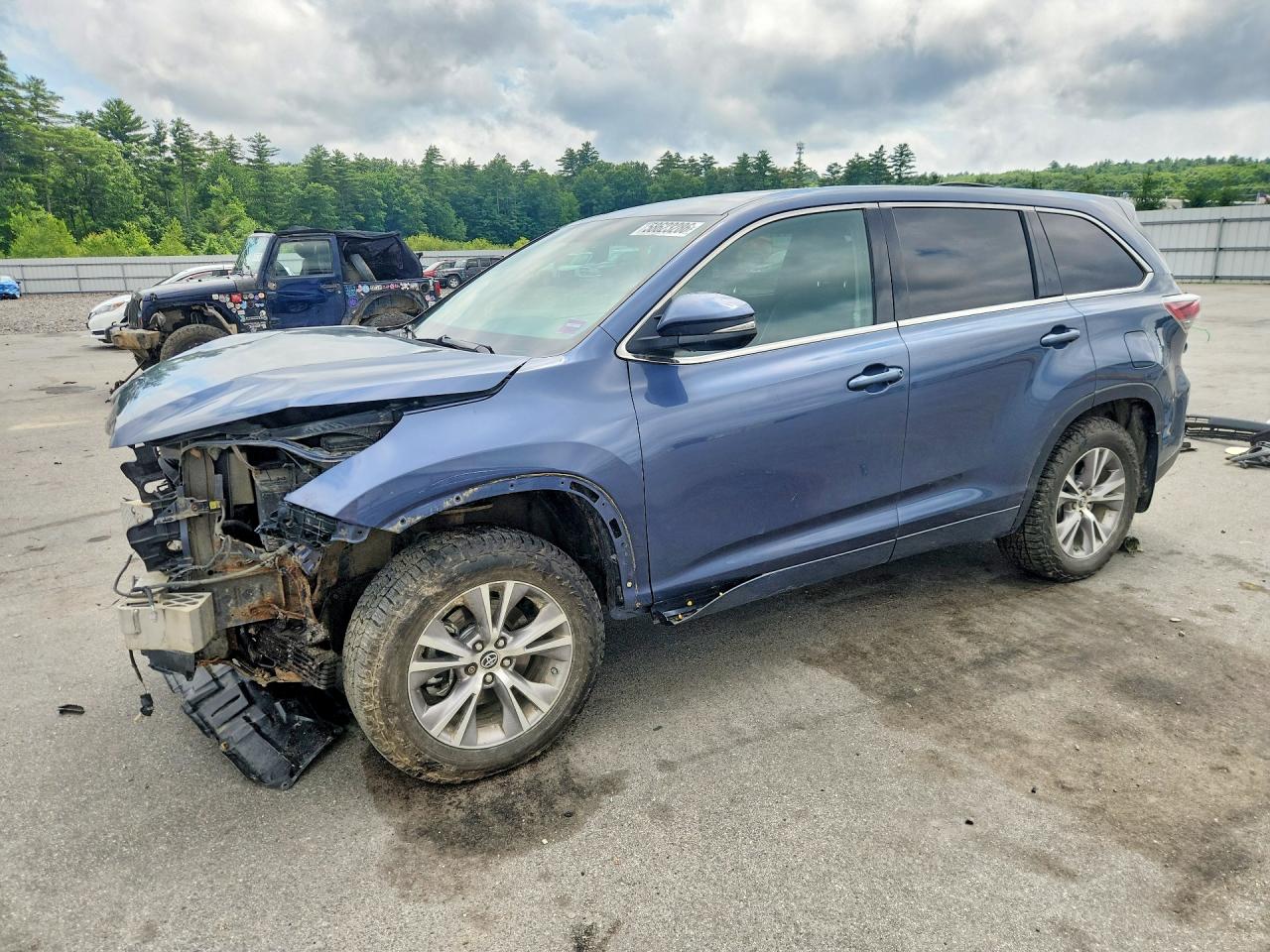 Photo of the 2016 TOYOTA HIGHLANDER LE PLUS