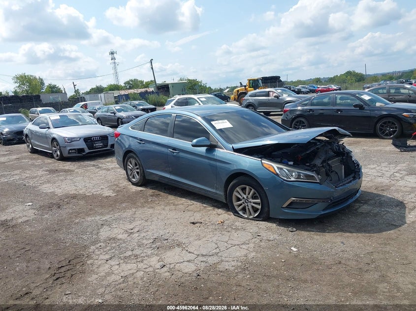 Photo of the 2015 HYUNDAI SONATA SE