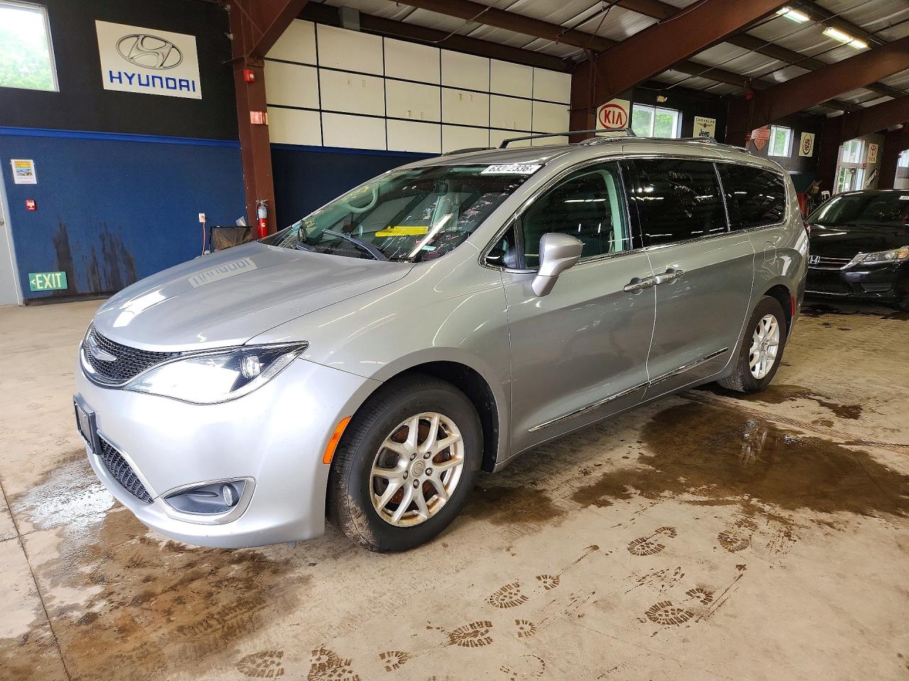 Photo of the 2020 CHRYSLER PACIFICA TOURING L