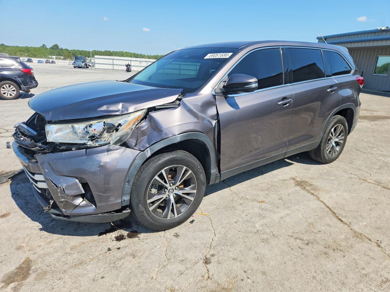 Photo of the 2019 TOYOTA HIGHLANDER LE