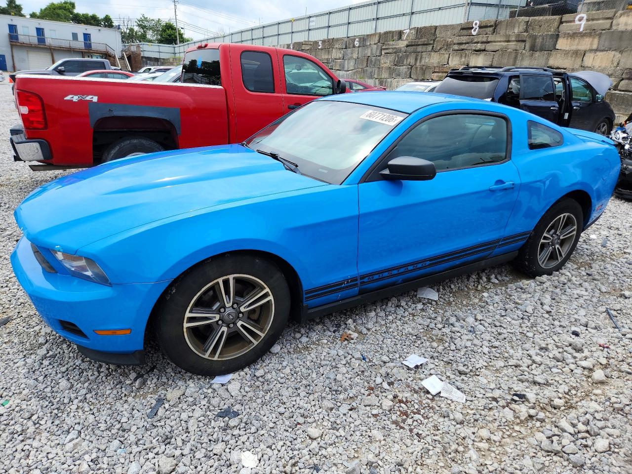 Photo of the 2012 FORD MUSTANG