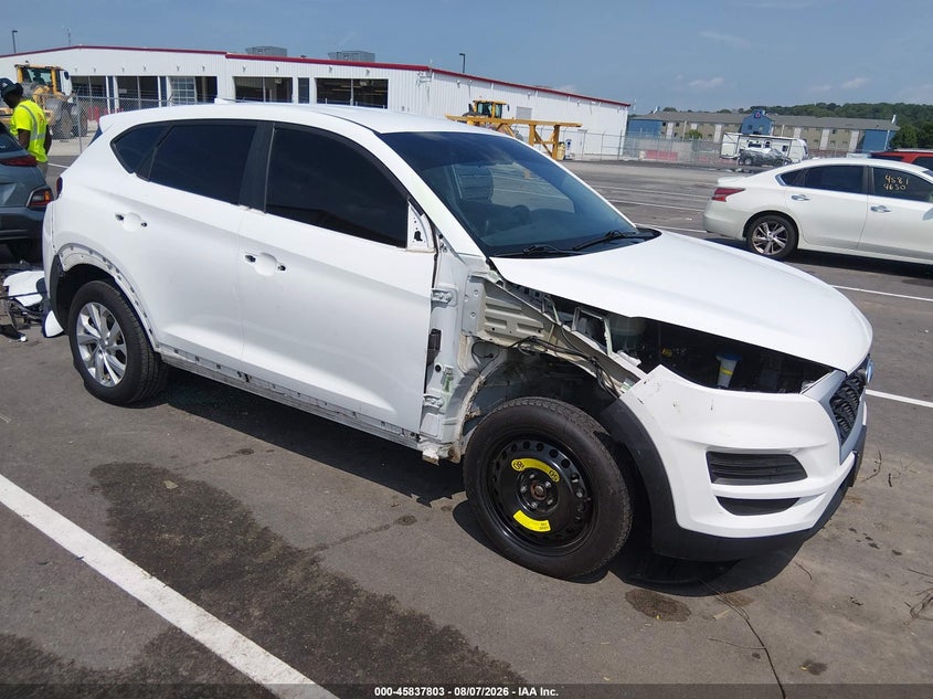 Photo of the 2019 HYUNDAI TUCSON SE