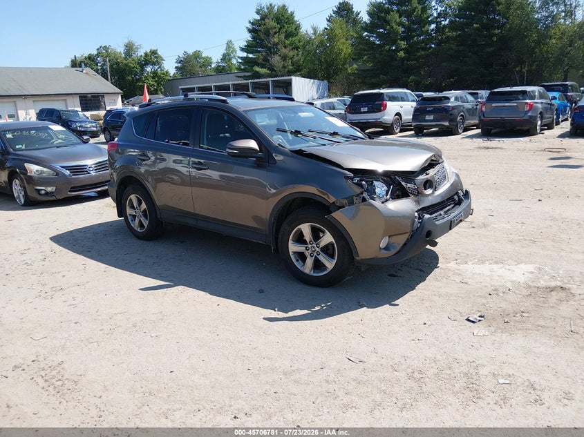 Photo of the 2015 TOYOTA RAV4 XLE