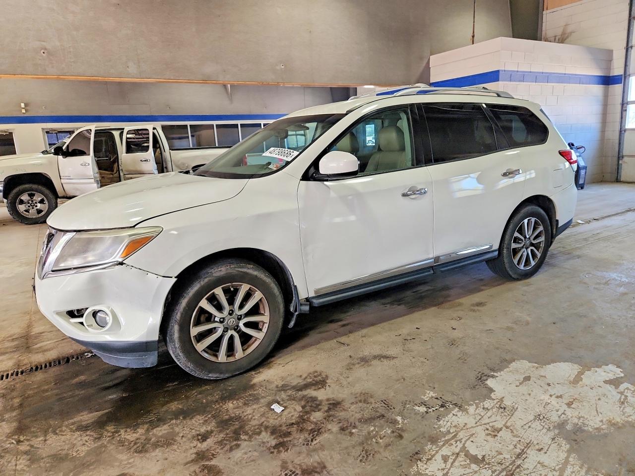 Photo of the 2013 NISSAN PATHFINDER S