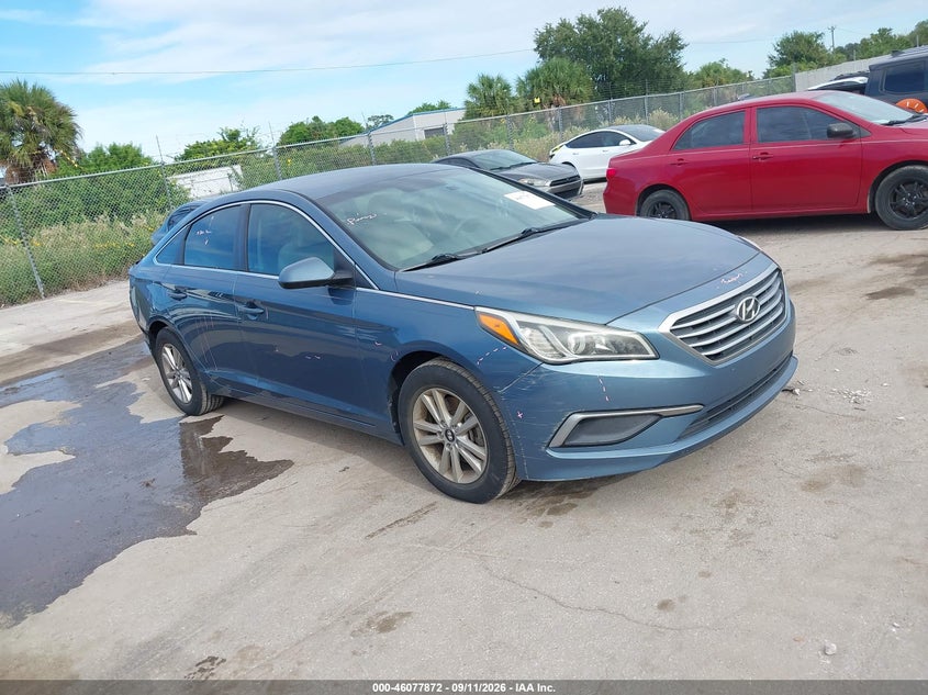 Photo of the 2017 HYUNDAI SONATA SE