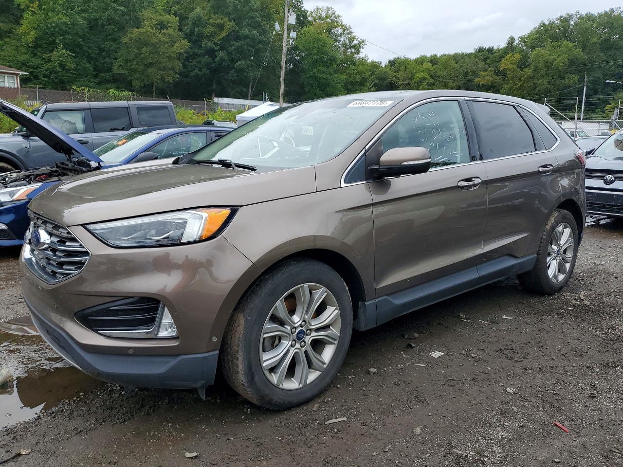 Photo of the 2019 FORD EDGE TITANIUM