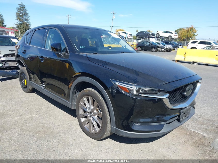 Photo of the 2021 MAZDA CX-5 GRAND TOURING