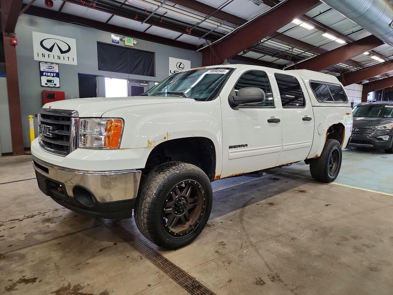 Photo of the 2013 GMC SIERRA K1500 SLE