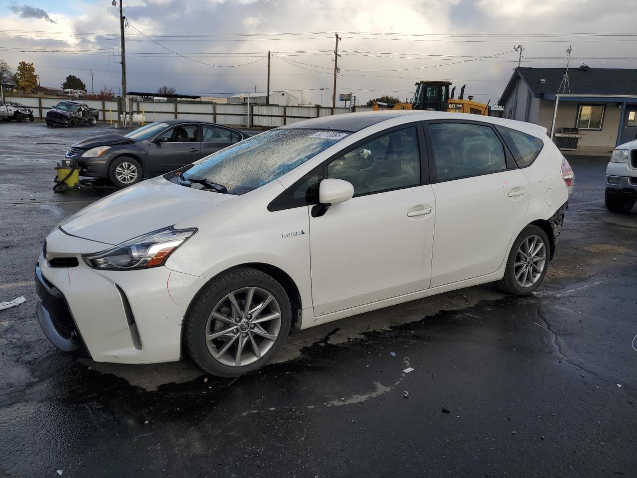 Photo of the 2016 TOYOTA PRIUS V FIVE