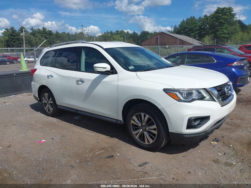 Photo of the 2017 NISSAN PATHFINDER SV