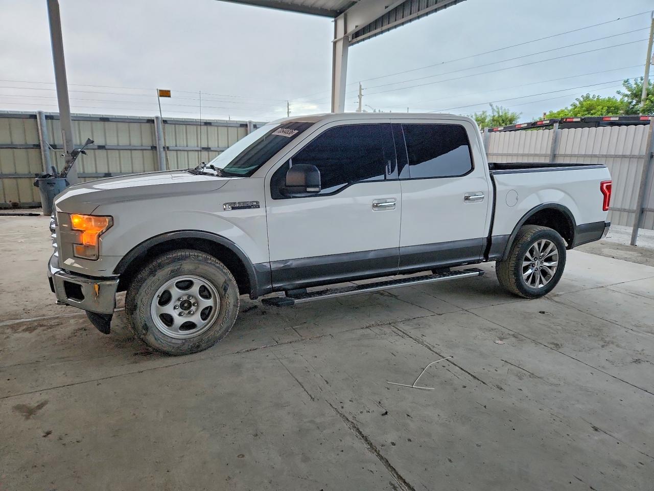 Photo of the 2017 FORD F150 SUPERCREW