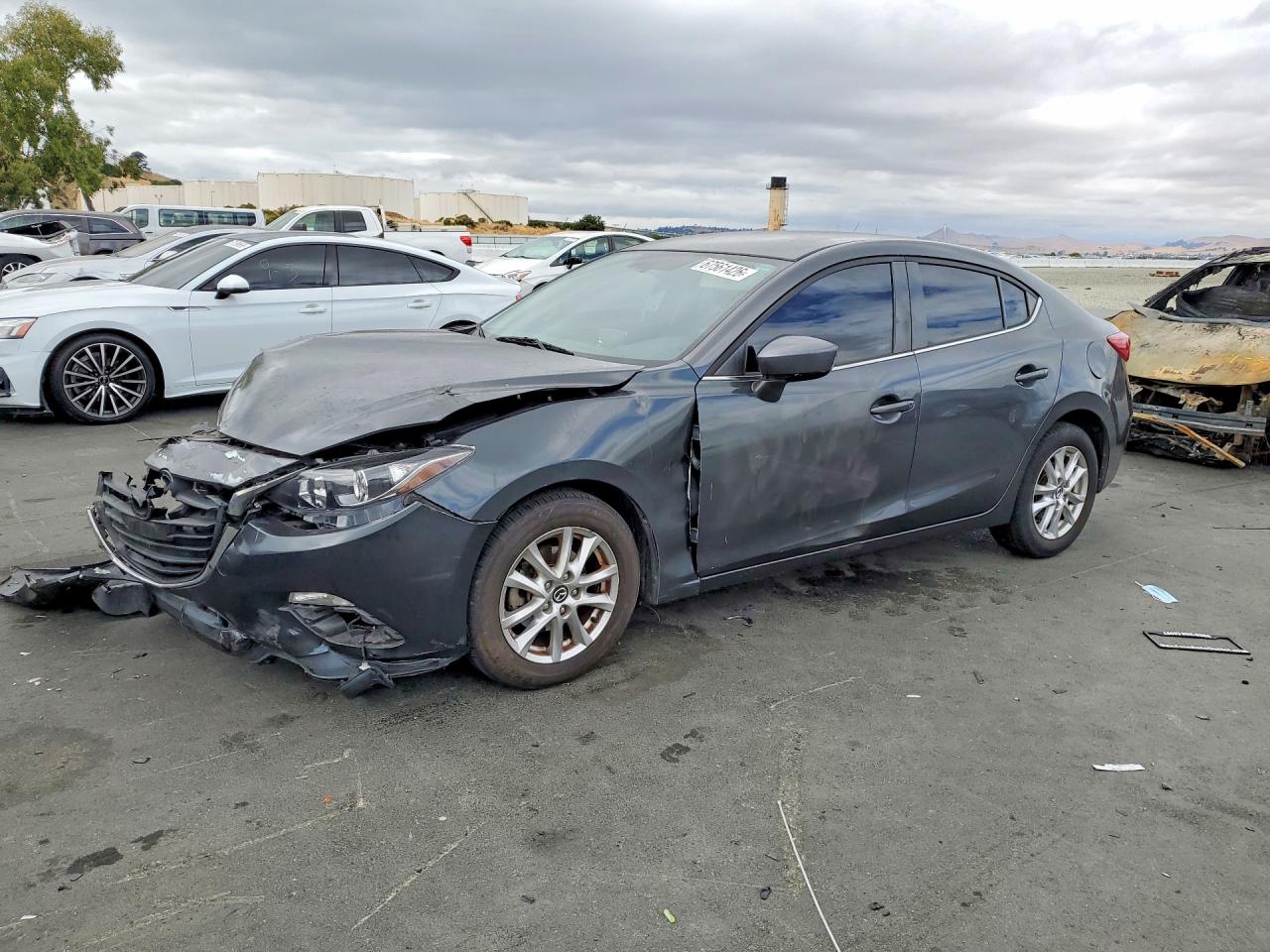 Photo of the 2016 MAZDA 3 SPORT