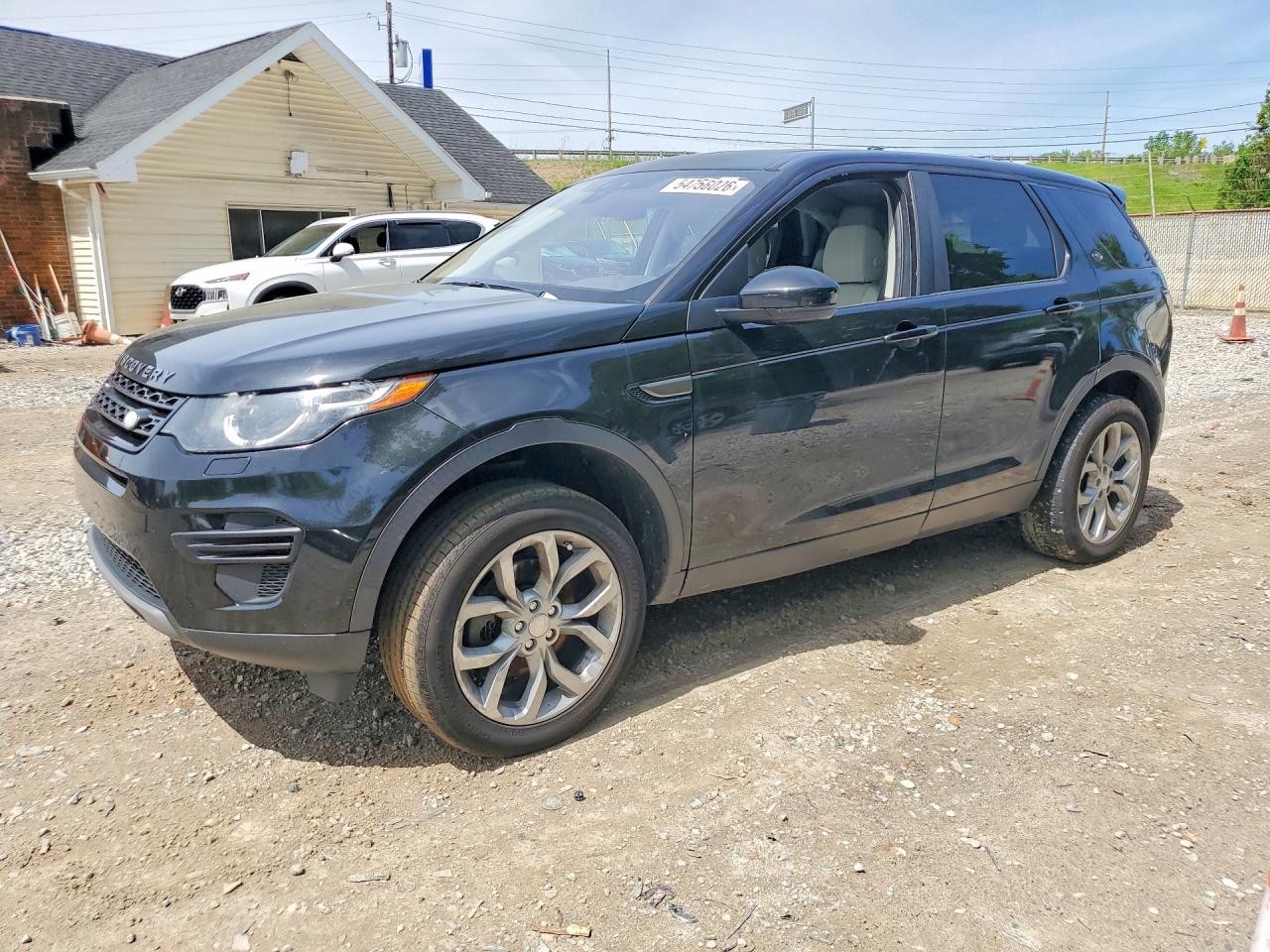 Photo of the 2018 LAND ROVER DISCOVERY SPORT SE
