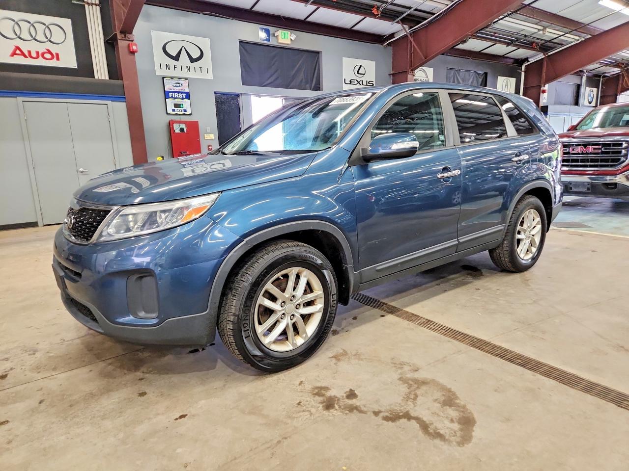 Photo of the 2014 KIA SORENTO LX