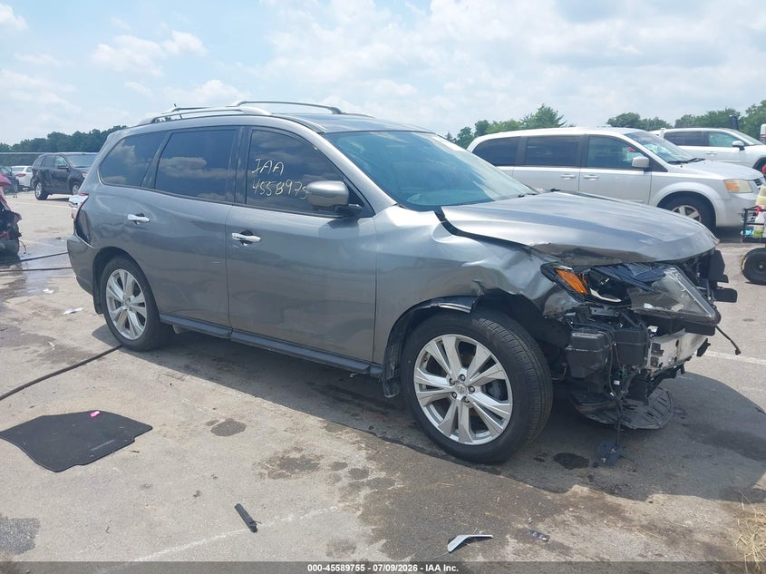 Photo of the 2018 NISSAN PATHFINDER SL