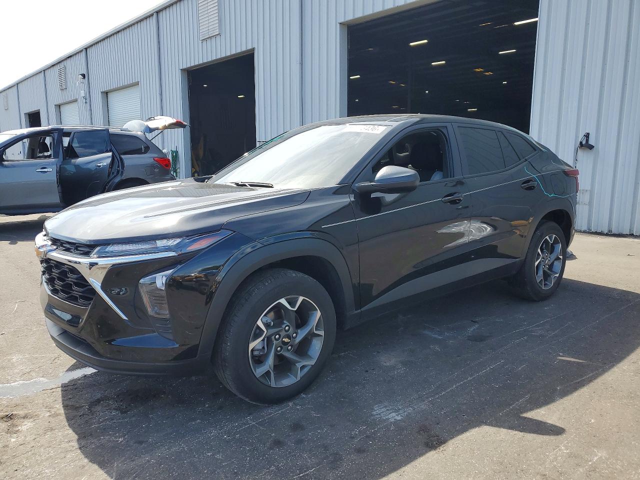 Photo of the 2025 CHEVROLET TRAX LS