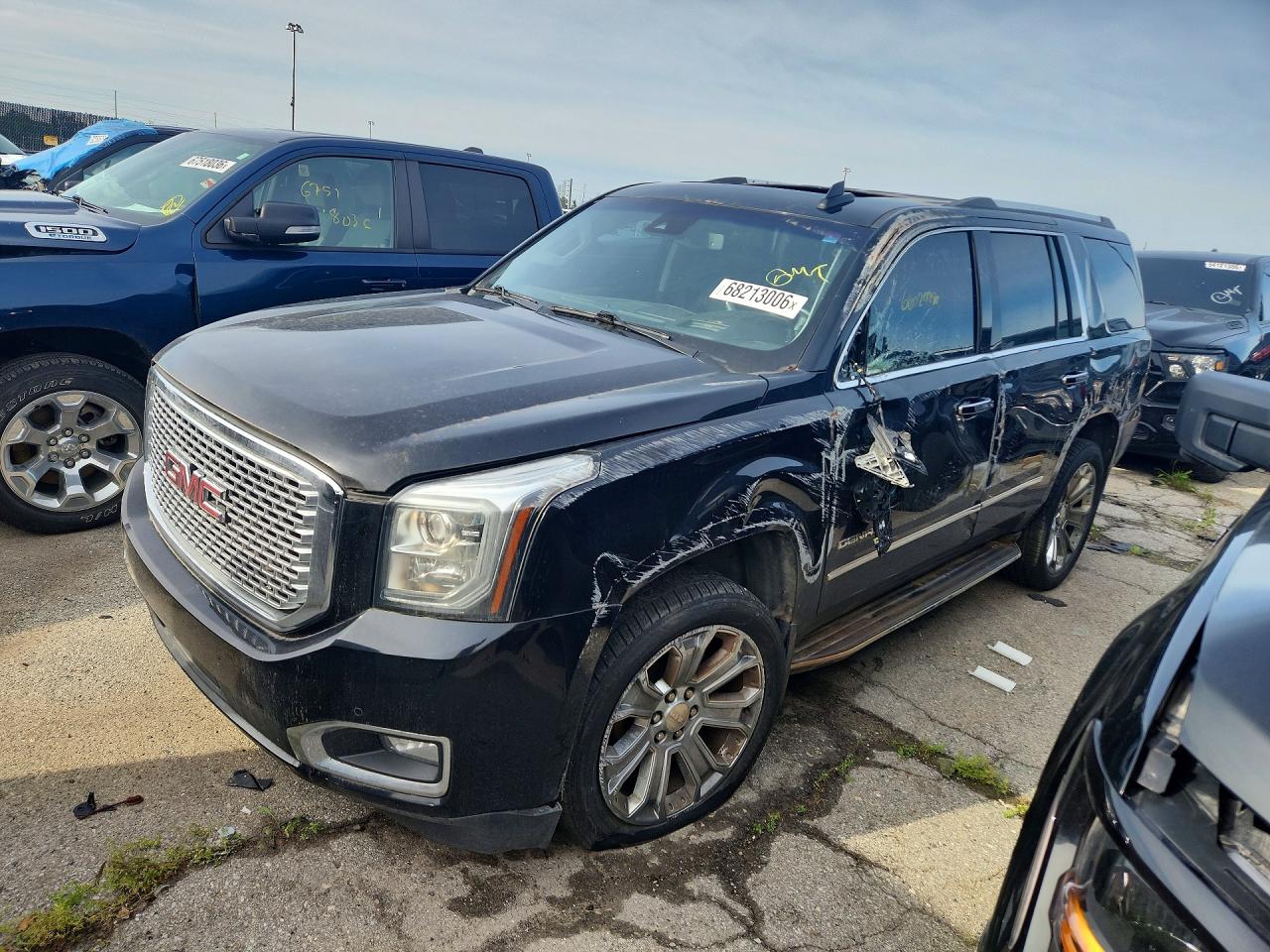 Photo of the 2016 GMC YUKON DENALI