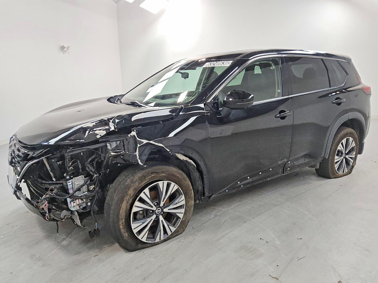 Photo of the 2021 NISSAN ROGUE SV