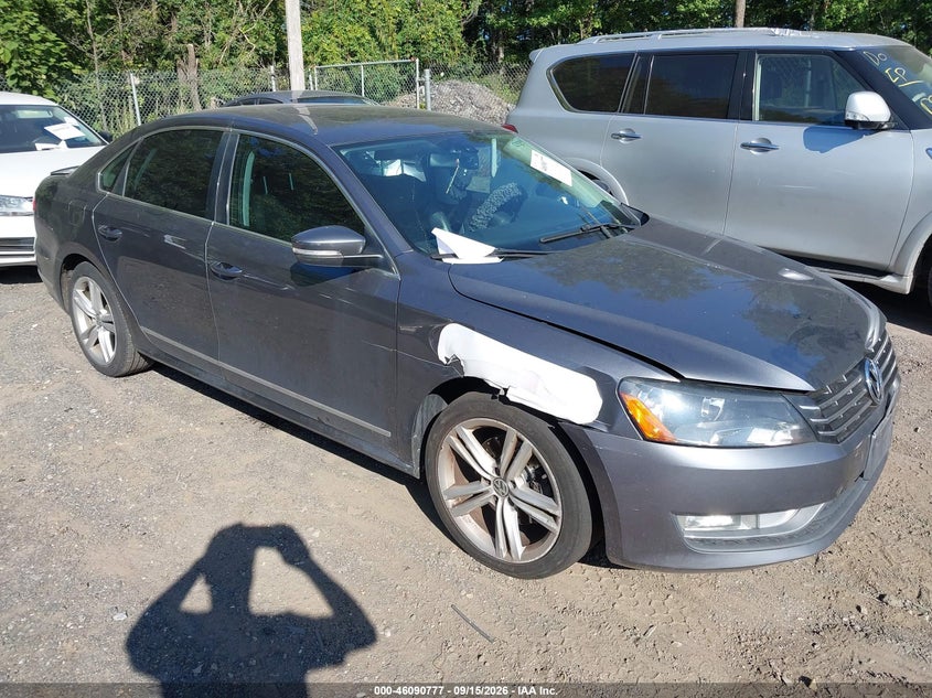 Photo of the 2014 VOLKSWAGEN PASSAT 1.8T SEL PREMIUM