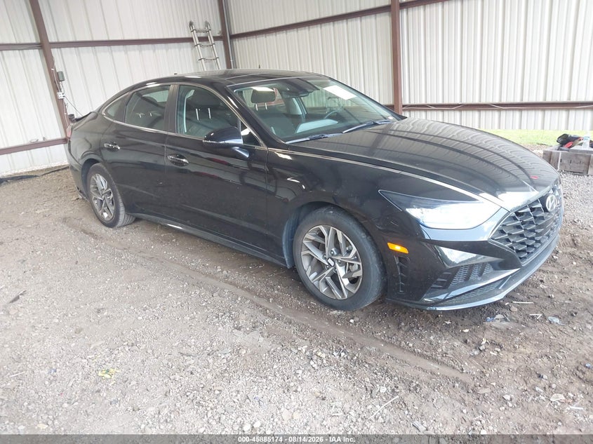 Photo of the 2023 HYUNDAI SONATA SEL