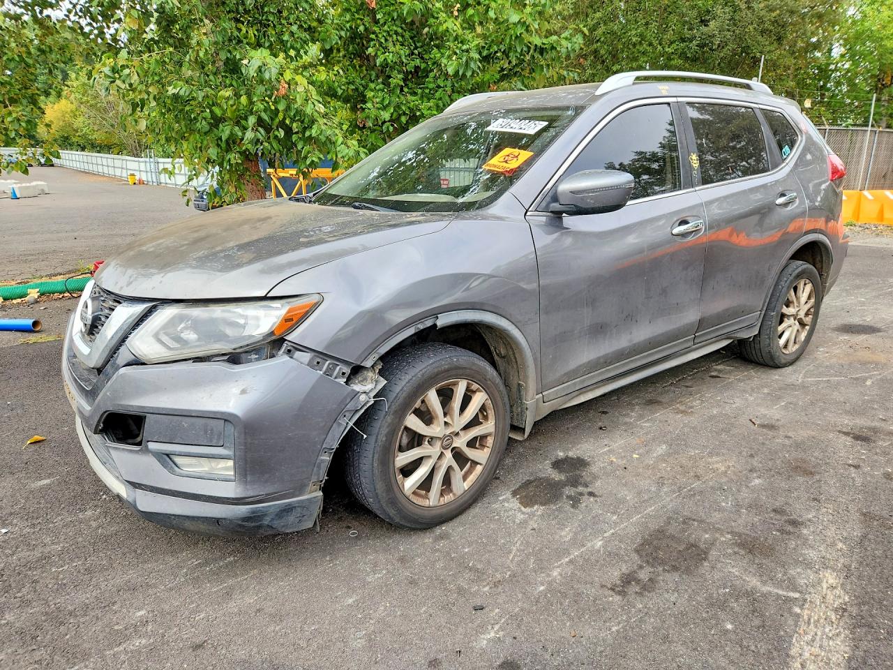 Photo of the 2017 NISSAN ROGUE SV