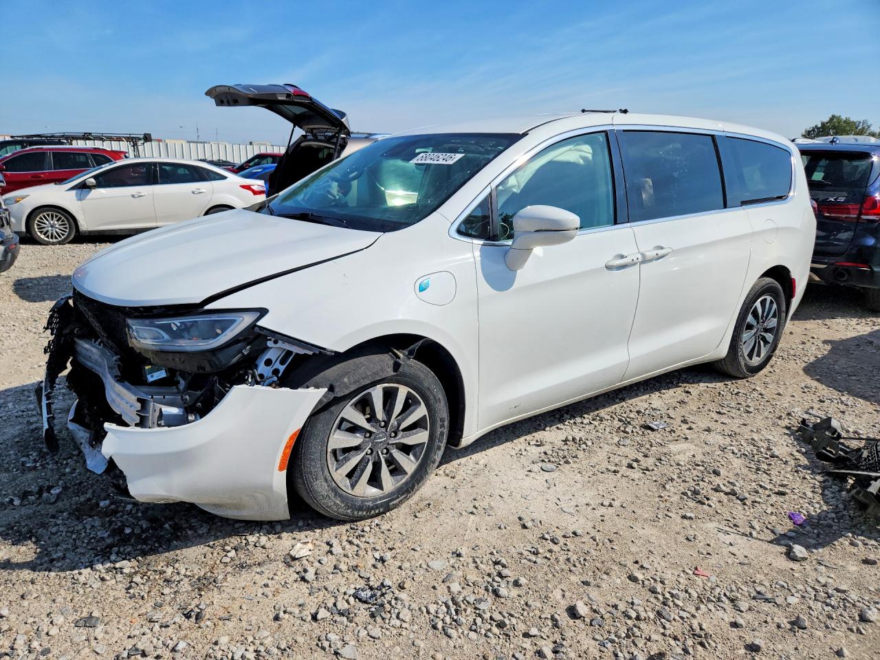 Photo of the 2022 CHRYSLER PACIFICA HYBRID TOURING L