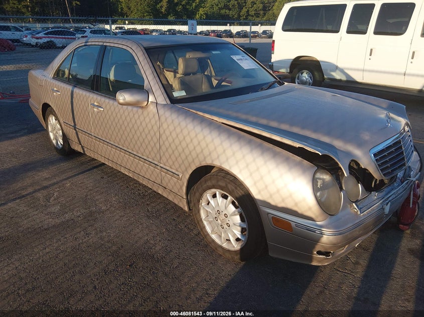 Photo of the 2000 MERCEDES-BENZ E 320