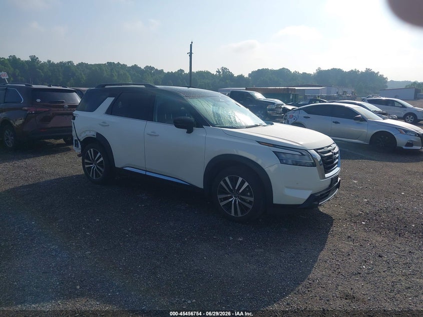 Photo of the 2024 NISSAN PATHFINDER PLATINUM 4WD