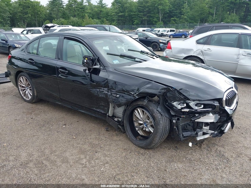 Photo of the 2023 BMW 330E XDRIVE