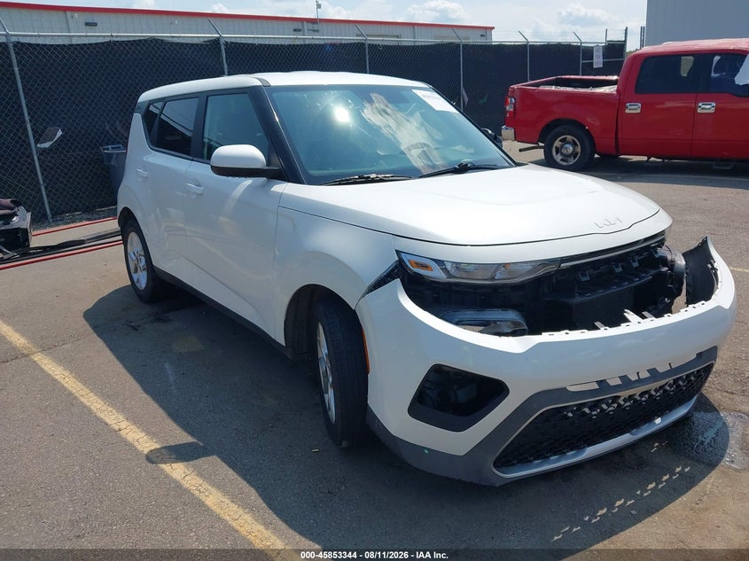 Photo of the 2022 KIA SOUL LX