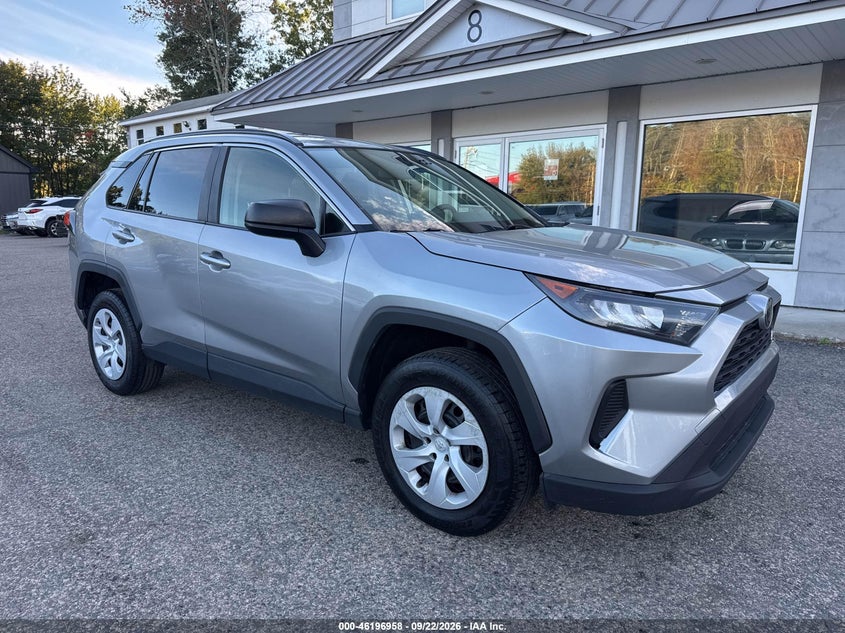 Photo of the 2019 TOYOTA RAV4 LE