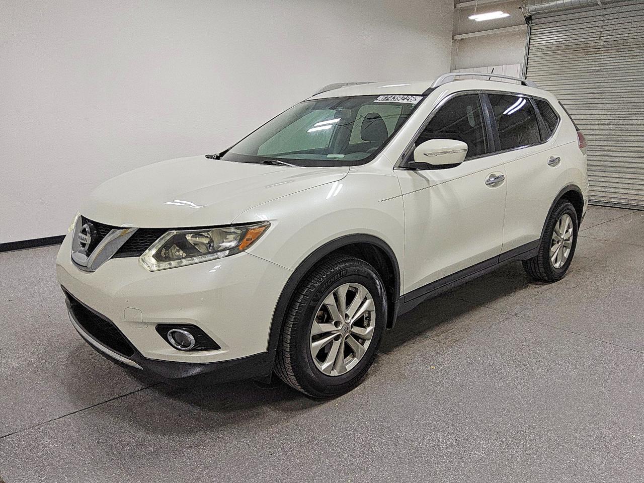 Photo of the 2015 NISSAN ROGUE SV