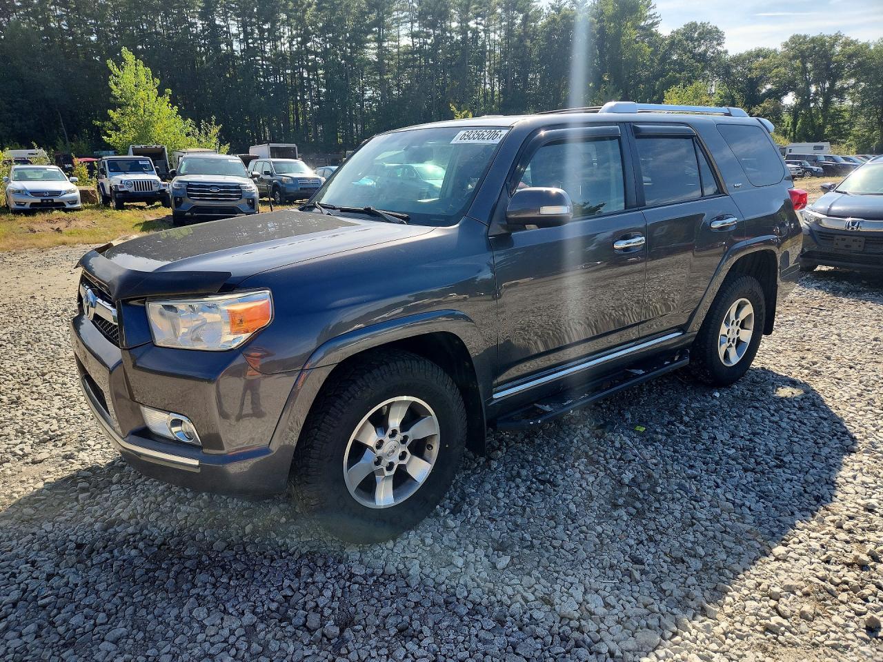 Photo of the 2011 TOYOTA 4RUNNER SR5