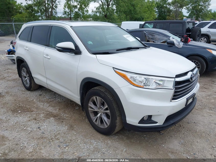 Photo of the 2015 TOYOTA HIGHLANDER XLE V6