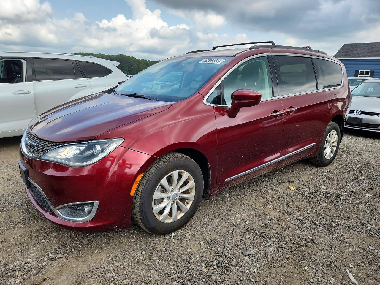 Photo of the 2017 CHRYSLER PACIFICA TOURING L