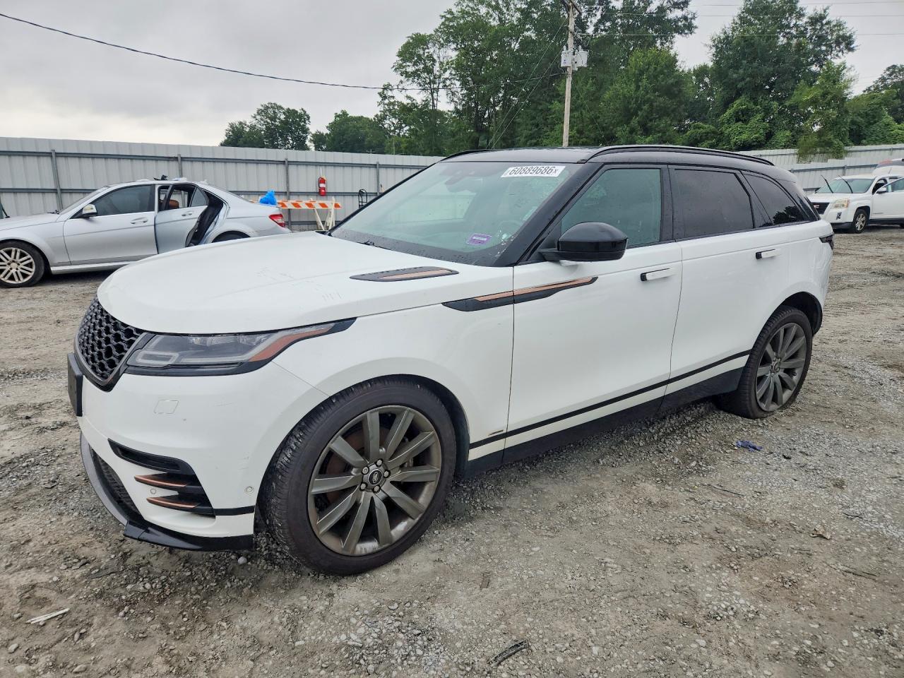 Photo of the 2018 LAND ROVER RANGE ROVER VELAR R-DYNAMIC HSE