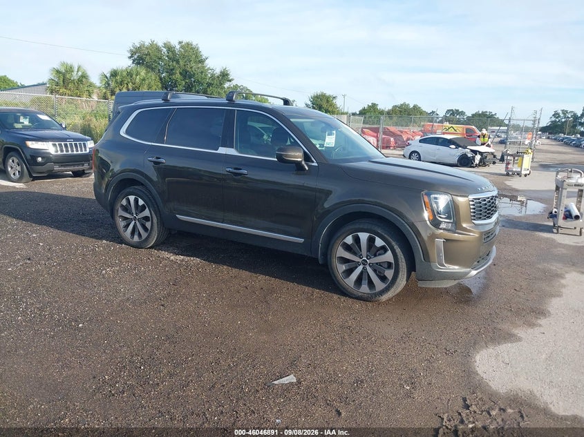 Photo of the 2021 KIA TELLURIDE S