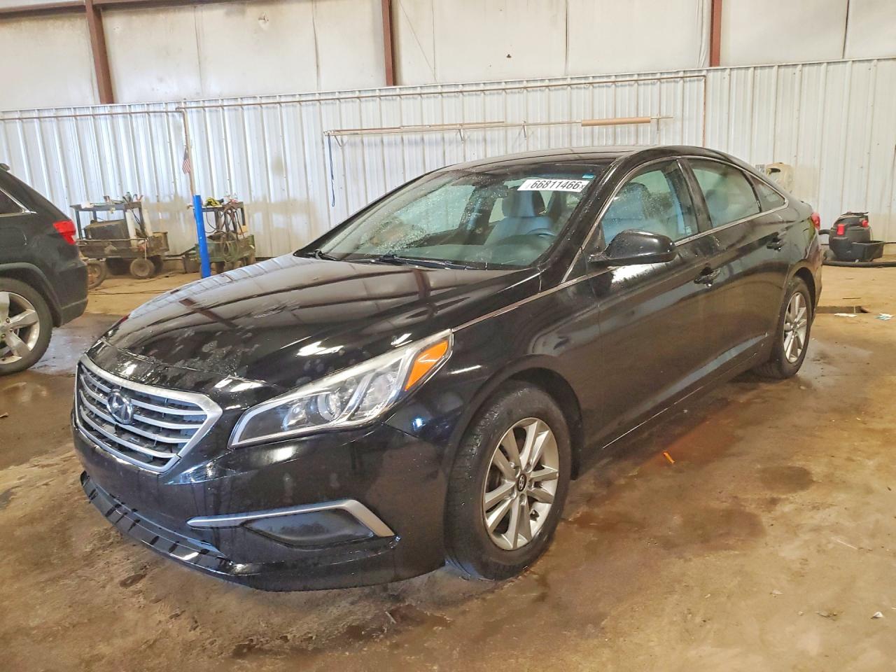 Photo of the 2017 HYUNDAI SONATA SE