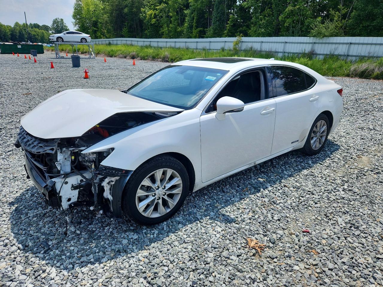 Photo of the 2015 LEXUS ES 300H