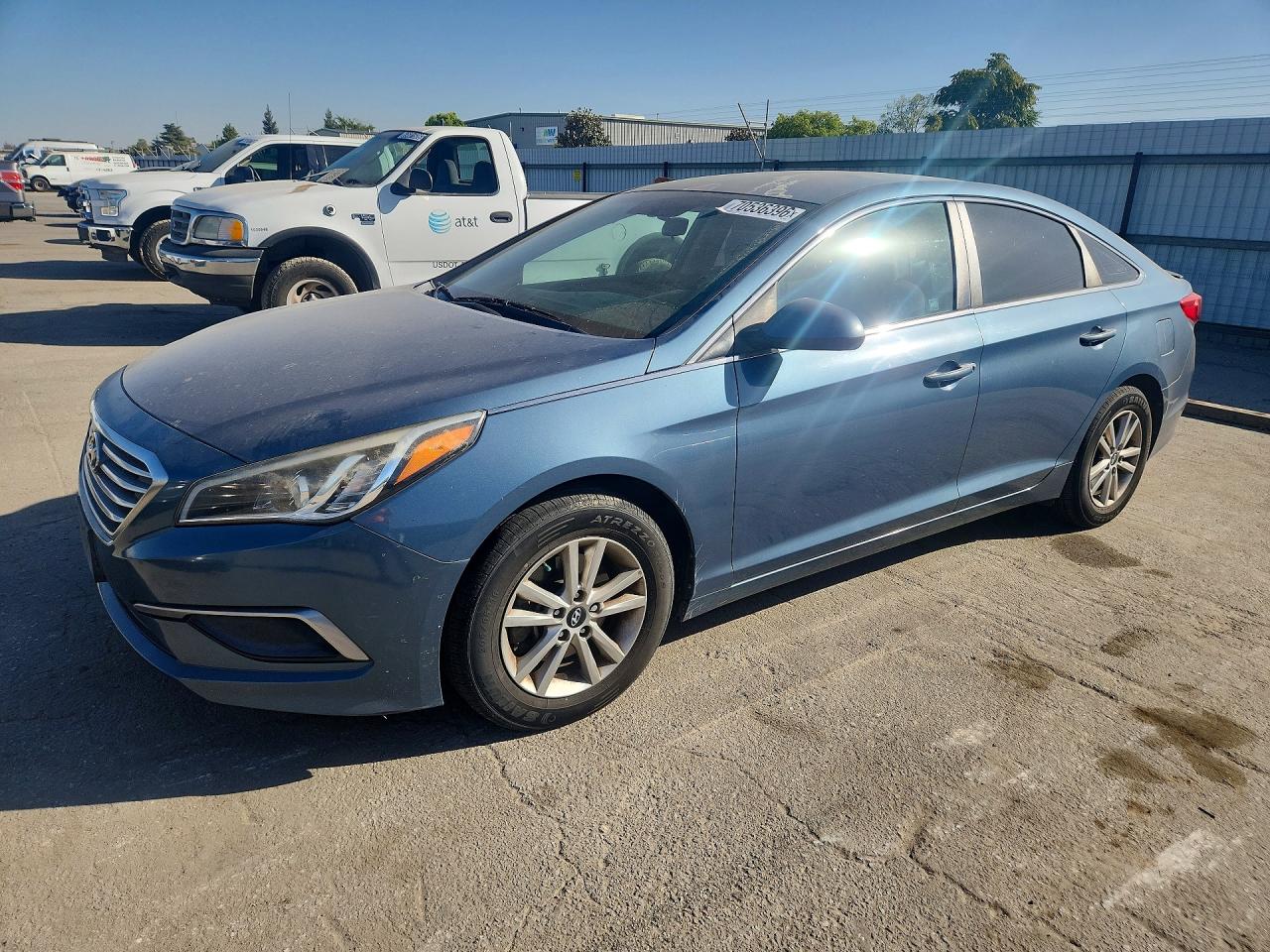 Photo of the 2017 HYUNDAI SONATA SE