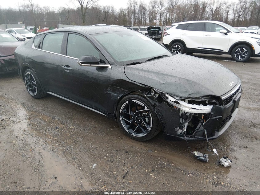 Photo of the 2025 KIA K4 GT-LINE