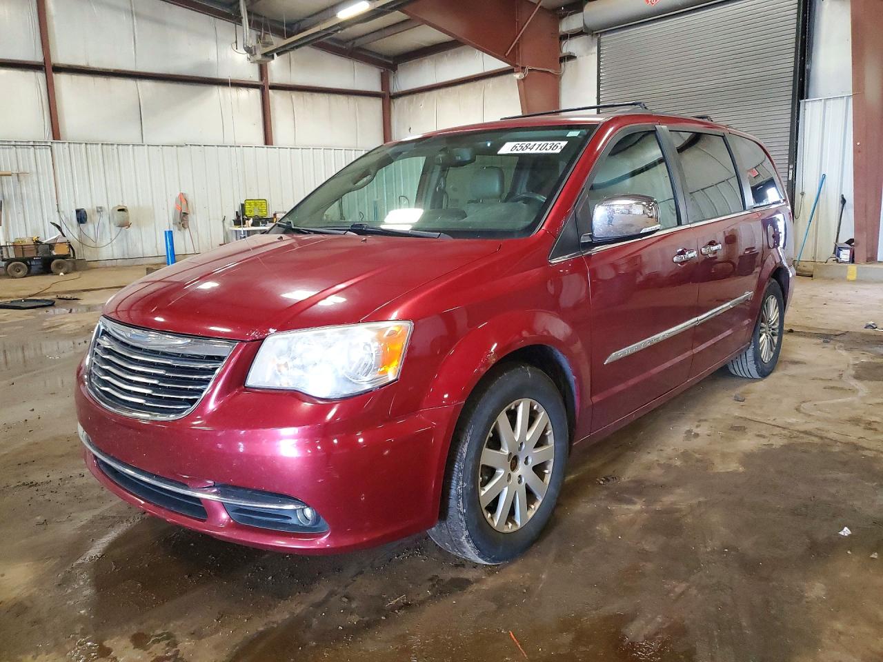 Photo of the 2014 CHRYSLER TOWN & COUNTRY TOURING L