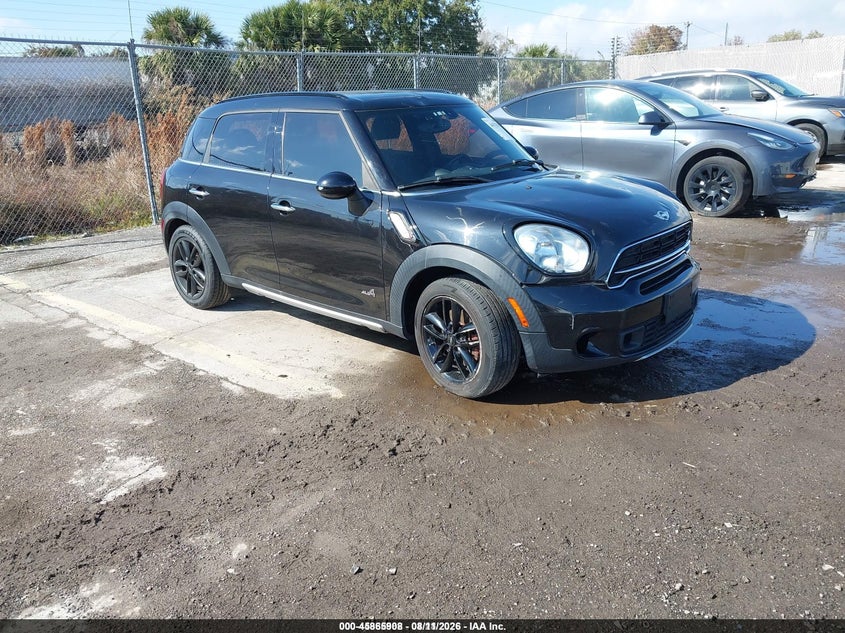 Photo of the 2016 MINI COUNTRYMAN COOPER S