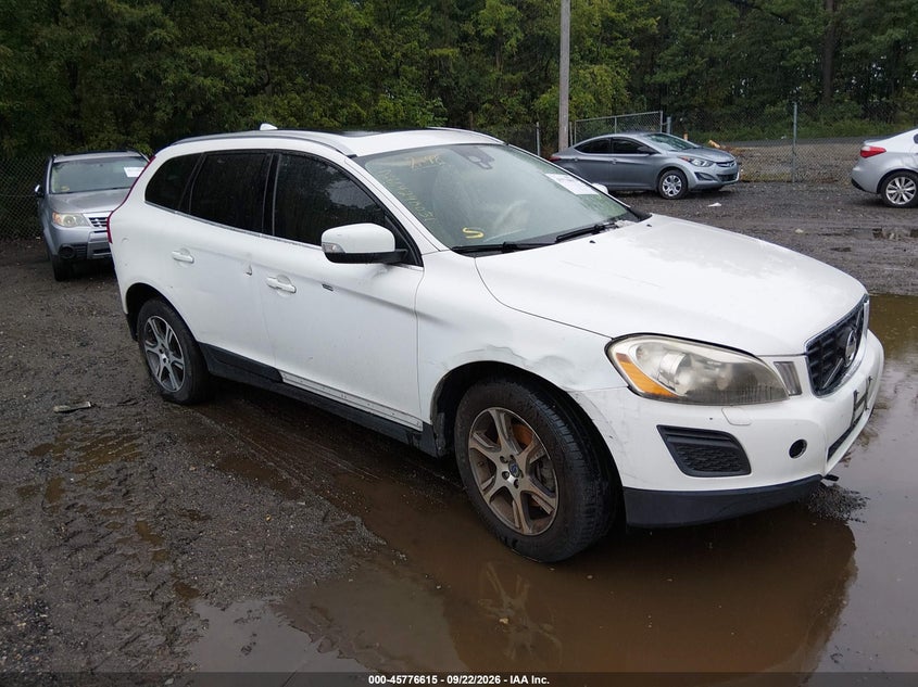 Photo of the 2011 VOLVO XC60 T6/T6 R-DESIGN