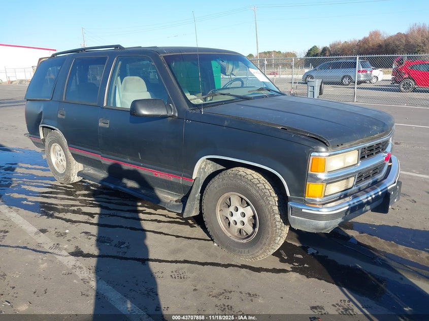Photo of the 1995 CHEVROLET TAHOE C1500