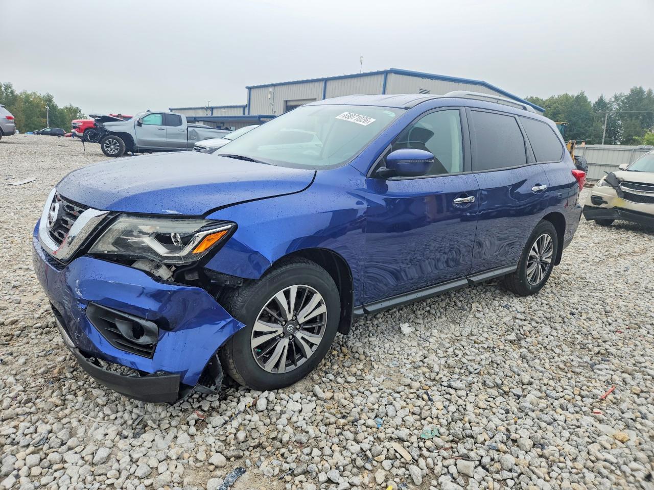 Photo of the 2017 NISSAN PATHFINDER S