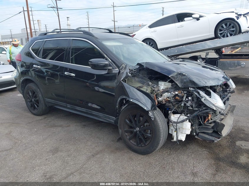 Photo of the 2018 NISSAN ROGUE SV