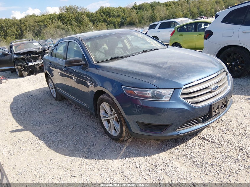 Photo of the 2018 FORD TAURUS SE
