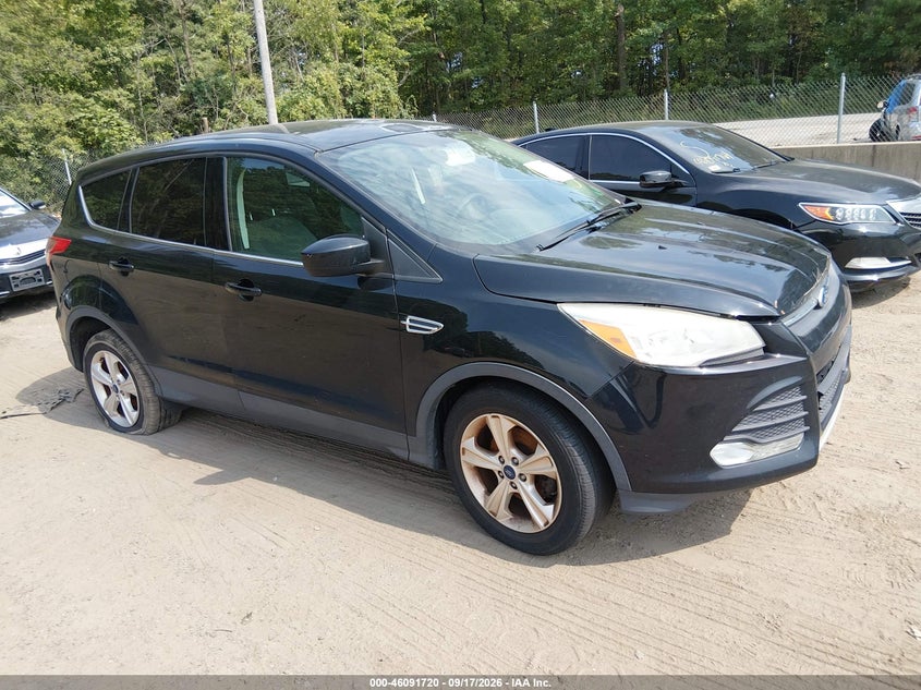Photo of the 2016 FORD ESCAPE SE